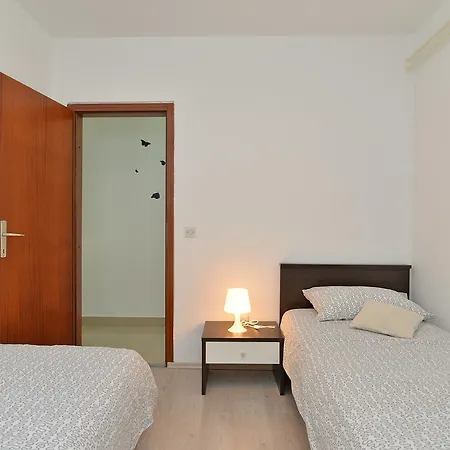 Petra 628 Apartman *
