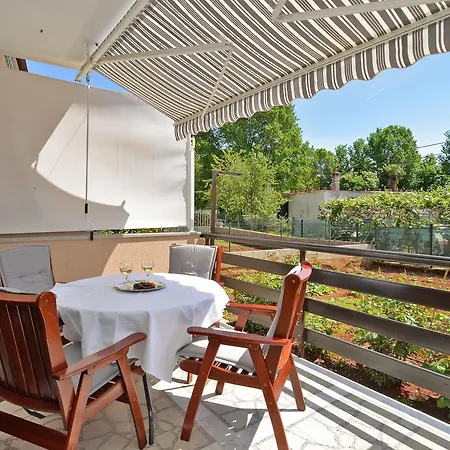 Petra 628 Apartman Fažana