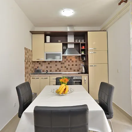 Petra 628 Apartman Fažana