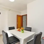 Petra 628 Apartamento